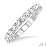 3/4 Ctw Lattice Round Cut Diamond Wedding Band in Platinum