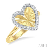 1/6 Ctw Fluted Texture Heart Shape Round Cut Diamond Fashion Ring in 14K Yellow and White Gold