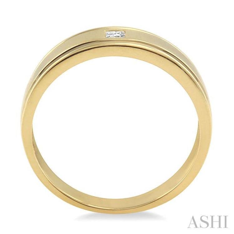 1/20 Ctw Princess Cut Diamond Men's Ring in 14K Yellow Gold 1/20 Ctw Princess Cut Diamond Men's Ring in 14K Yellow Gold
