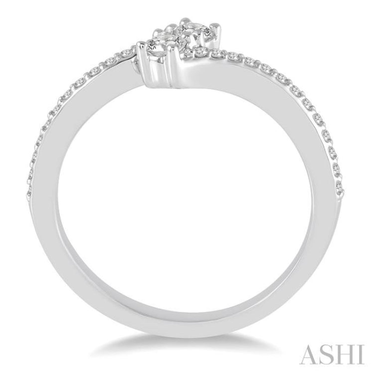 1/4 ctw Cross Over Shank Round Cut Diamond 2Stone Ring in 14K White Gold 1/4 ctw Cross Over Shank Round Cut Diamond 2Stone Ring in 14K White Gold