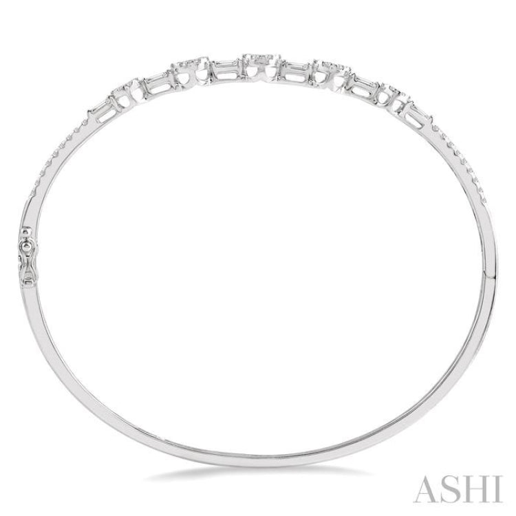 1 1/10 Ctw Lovebright Circular Mounts Baguette & Round Cut Diamond Bangle in 14K White Gold 1 1/10 Ctw Lovebright Circular Mounts Baguette & Round Cut Diamond Bangle in 14K White Gold