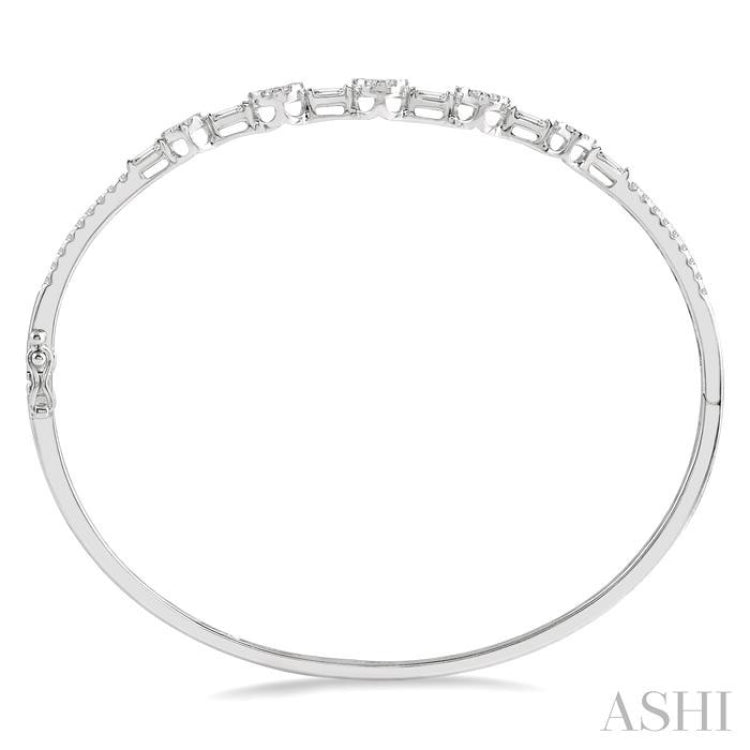 1 1/10 Ctw Lovebright Circular Mounts Baguette & Round Cut Diamond Bangle in 14K White Gold 1 1/10 Ctw Lovebright Circular Mounts Baguette & Round Cut Diamond Bangle in 14K White Gold