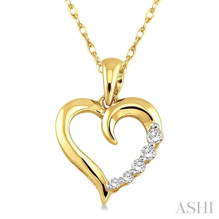 1/10 Ctw Round Cut Diamond Heart Shape Journey Pendant in 14K Yellow Gold with Chain 1/10 Ctw Round Cut Diamond Heart Shape Journey Pendant in 14K Yellow Gold with Chain