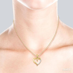 1/10 Ctw Round Cut Diamond Heart Shape Journey Pendant in 14K Yellow Gold with Chain 1/10 Ctw Round Cut Diamond Heart Shape Journey Pendant in 14K Yellow Gold with Chain