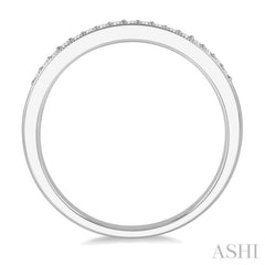1/8 Ctw Round Cut Diamond Wedding Band in 14K White Gold 1/8 Ctw Round Cut Diamond Wedding Band in 14K White Gold
