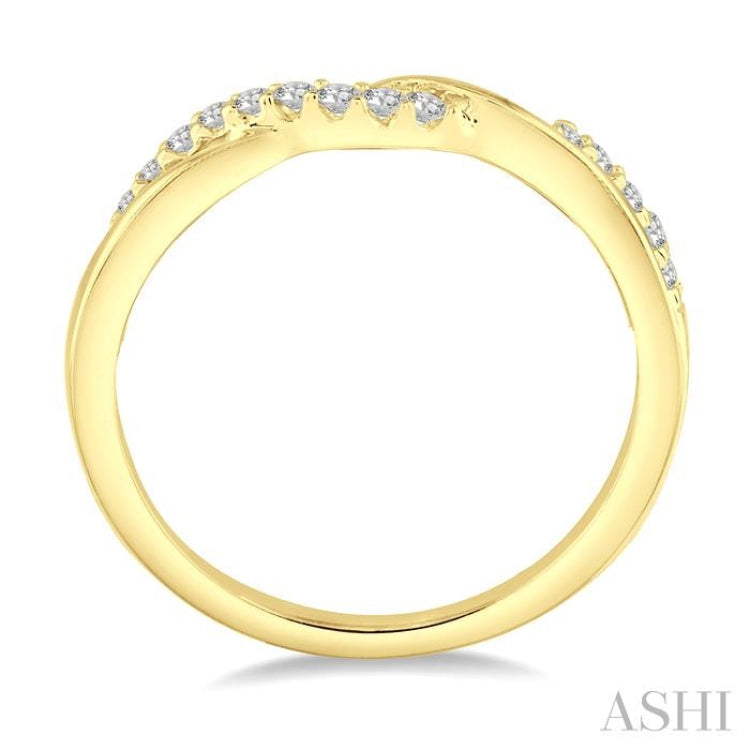 1/5 Ctw Twisted Top Round Cut Diamond Wedding Band in 14K Yellow Gold 1/5 Ctw Twisted Top Round Cut Diamond Wedding Band in 14K Yellow Gold