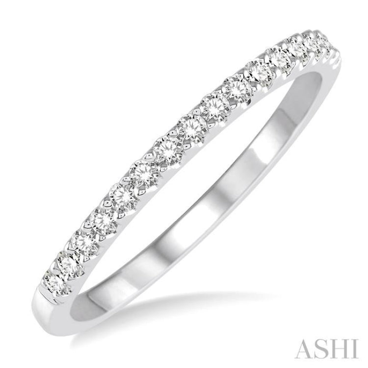 1/4 Ctw Round Cut Diamond Wedding Band in 14K White Gold 1/4 Ctw Round Cut Diamond Wedding Band in 14K White Gold