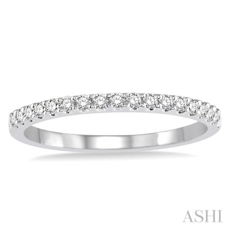 1/4 Ctw Round Cut Diamond Wedding Band in 14K White Gold 1/4 Ctw Round Cut Diamond Wedding Band in 14K White Gold