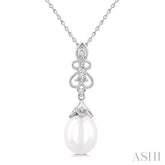 10X8 MM Cultured Pearl and 1/20 Ctw Round Cut Diamond Fashion Pendant With Chain in 10K White Gold