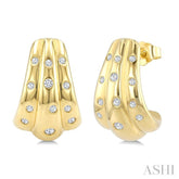 1/5 Ctw Flush Set Round Cut Diamond Fashion Mosaic Half Hoop Earrings in 10K Yellow Gold