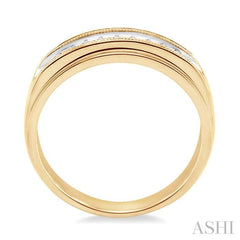1/8 Ctw Round Cut Diamond Men's Ring in 14K Yellow Gold 1/8 Ctw Round Cut Diamond Men's Ring in 14K Yellow Gold