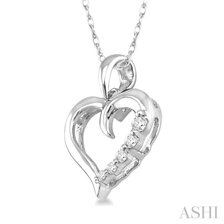1/10 Ctw Round Cut Diamond Heart Shape Journey Pendant in 10K White Gold with Chain 1/10 Ctw Round Cut Diamond Heart Shape Journey Pendant in 10K White Gold with Chain