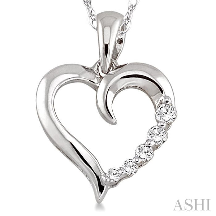 1/10 Ctw Round Cut Diamond Heart Shape Journey Pendant in 10K White Gold with Chain 1/10 Ctw Round Cut Diamond Heart Shape Journey Pendant in 10K White Gold with Chain