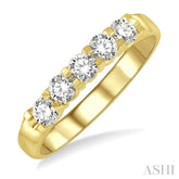 1/2 Ctw 5 Stone Round Cut Diamond Wedding Band in 14K Yellow Gold