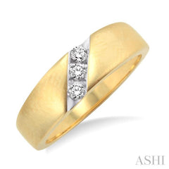 1/8 Ctw Round Cut Diamond Women's Ring in 14K Yellow Gold 1/8 Ctw Round Cut Diamond Women's Ring in 14K Yellow Gold