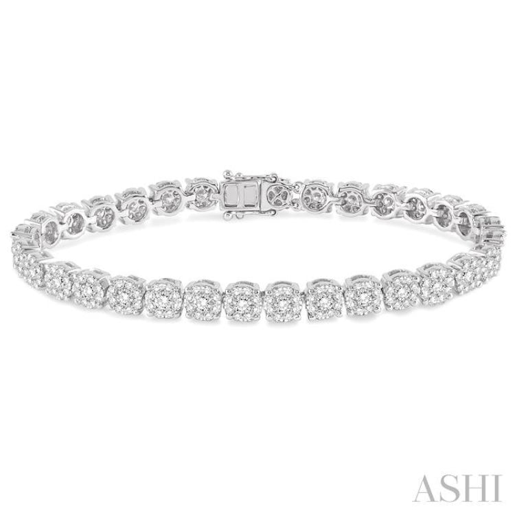 5 Ctw Round Cut Diamond Lovebright Tennis Bracelet in 14K White Gold 5 Ctw Round Cut Diamond Lovebright Tennis Bracelet in 14K White Gold