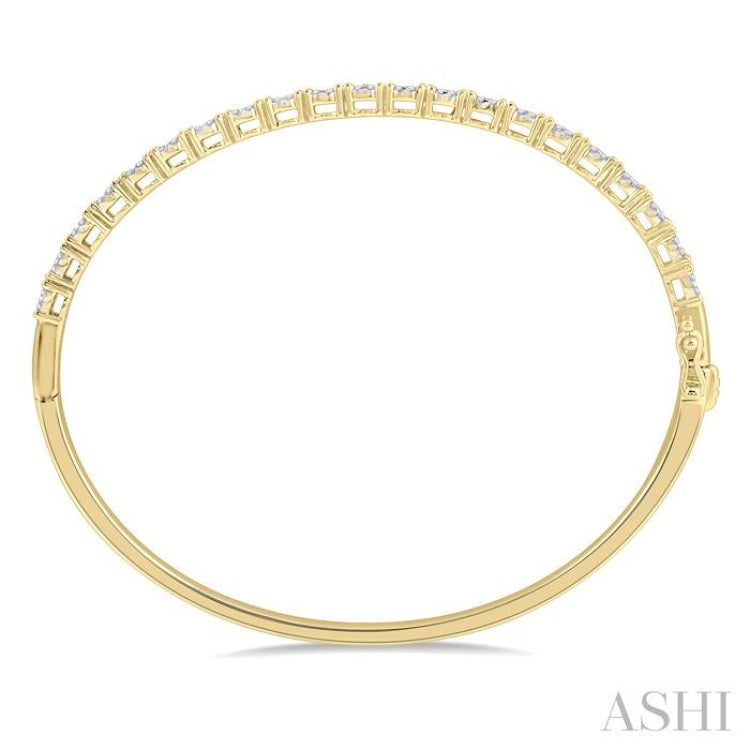 1 1/2 Ctw Circular Lovebright Round Cut Diamond Bangle in 14K Yellow and White Gold 1 1/2 Ctw Circular Lovebright Round Cut Diamond Bangle in 14K Yellow and White Gold