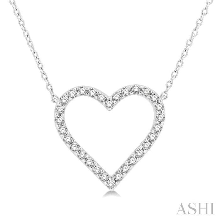 1/2 Ctw Round Cut Diamond Heart Fashion Station Necklace in 10K White Gold 1/2 Ctw Round Cut Diamond Heart Fashion Station Necklace in 10K White Gold