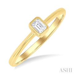 1/6 Ctw Petite Bezel Set Emerald Cut Diamond Fashion Ring in 10K Yellow Gold 1/6 Ctw Petite Bezel Set Emerald Cut Diamond Fashion Ring in 10K Yellow Gold