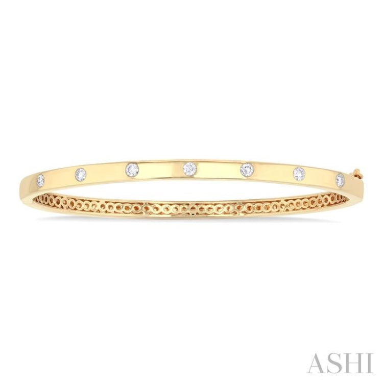 3/8 Ctw Flush Bezel Set Diamond Fashion Bangle in 14K Yellow Gold 3/8 Ctw Flush Bezel Set Diamond Fashion Bangle in 14K Yellow Gold