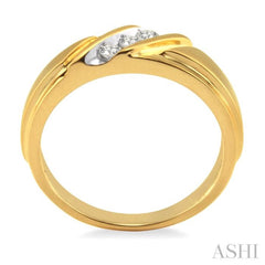 1/8 Ctw Round Cut Diamond Women's Ring in 10K Yellow Gold 1/8 Ctw Round Cut Diamond Women's Ring in 10K Yellow Gold