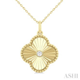 1/20 Ctw Clover Fluted Medallion Round Cut Diamond Pirouette Pendant With Chain in 10K Yellow Gold