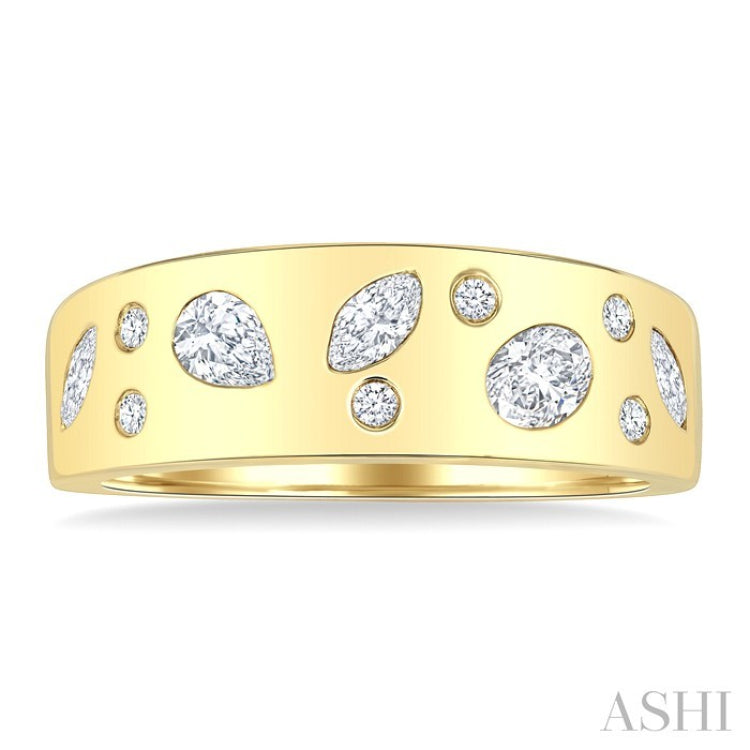 1/2 Ctw Scatter Mixed Diamond Cut Bold Gold Fashion Band in 14K Yellow Gold