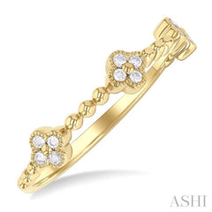 1/10 Ctw Round Cut Diamond Clover Ring with Beaded Design in 10K Yellow Gold
