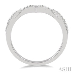 1/6 Ctw V-Shape Center Round Cut Diamond Wedding Band in 14K White Gold