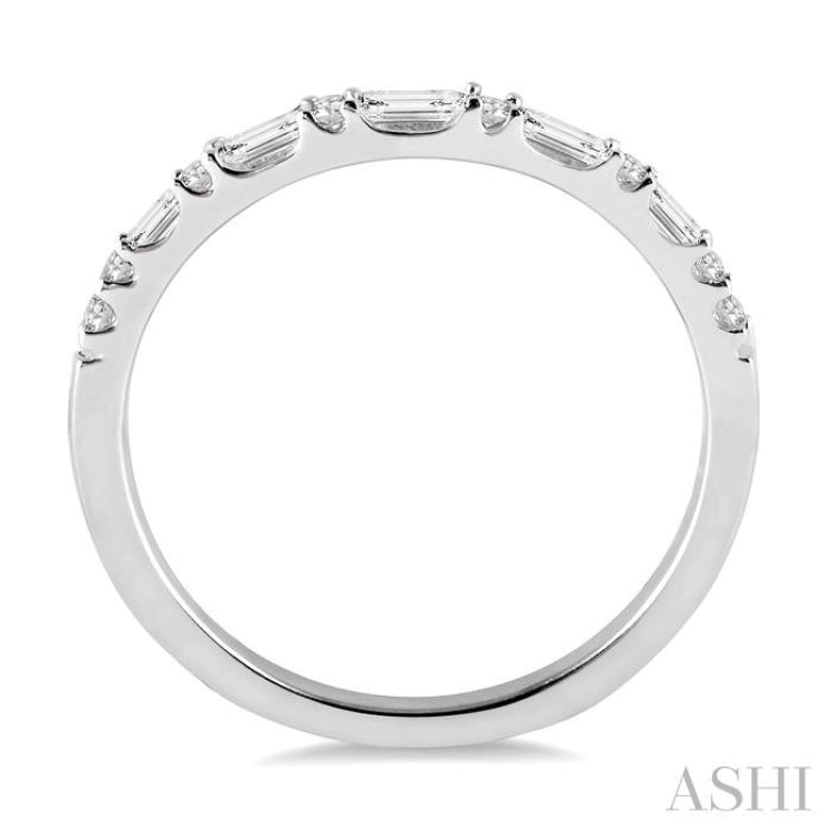 1/3 Ctw Baguette and Round Cut Diamond Wedding Band in 14K White Gold