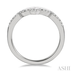 1/8 ctw Milgrain Chevron Center Scallop Base Round Cut Diamond Wedding Band in 14K White Gold