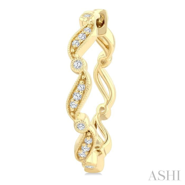 1/8 Ctw Wavy Pattern Round Cut Diamond Fashion Hoop Earrings in 10K Yellow Gold