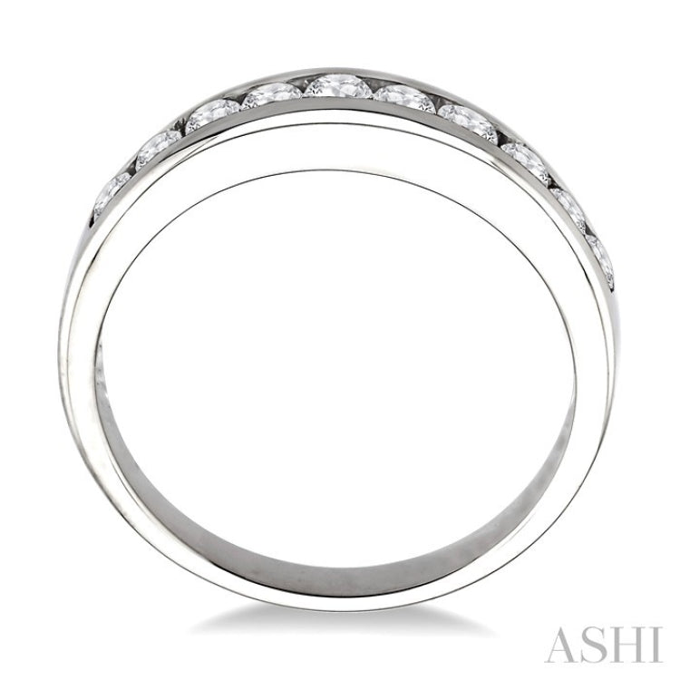 1/2 Ctw Channel Set Round Cut Diamond Band in 14K White Gold