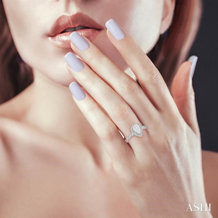 1/2 Ctw Pear Shape Mount Marquise Shank Lovebright Round Cut Diamond Ring in 14K White Gold