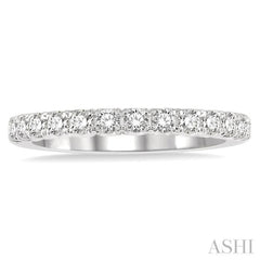 1/2 Ctw Round Cut Diamond Wedding Band in 14K White Gold