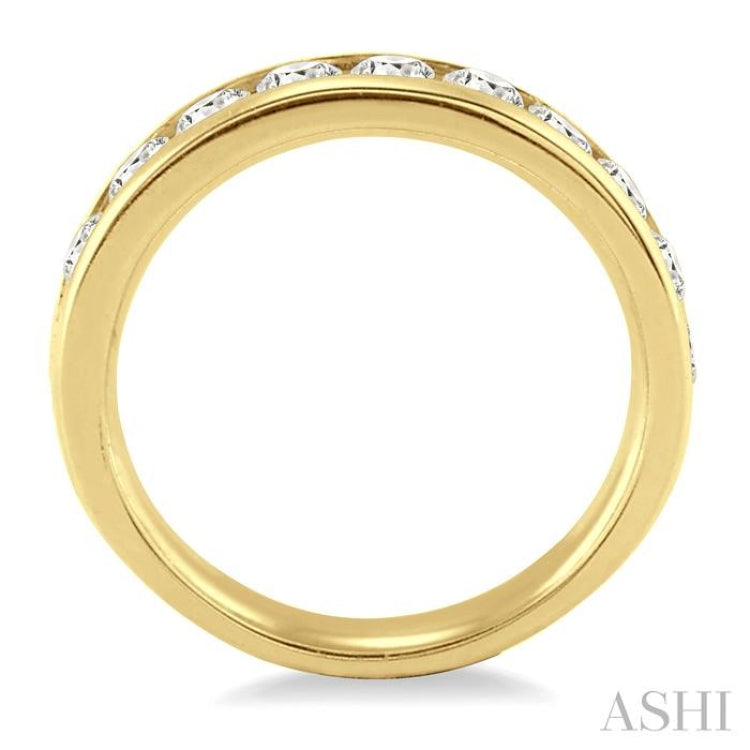 1 Ctw Round Cut Diamond Wedding Band in 14K Yellow Gold