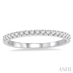 1/4 Ctw Round Cut Diamond Wedding Band in 14K White Gold