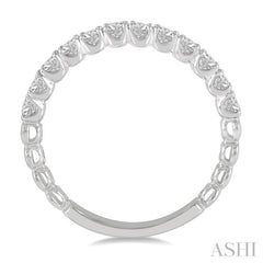 1/2 Ctw Lattice Round Cut Diamond Wedding Band in 14K White Gold
