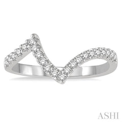 1/5 Ctw Chevron Shank Round Cut Diamond Wedding Band in 14K White Gold