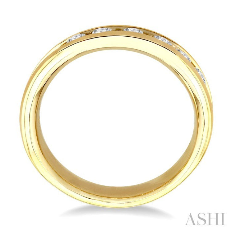 1 Ctw Round Cut Diamond Wedding Band in 14K Yellow Gold