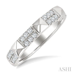 1/4 Ctw Pyramid Accent Round Cut Diamond Fashion Ring in 10K White Gold