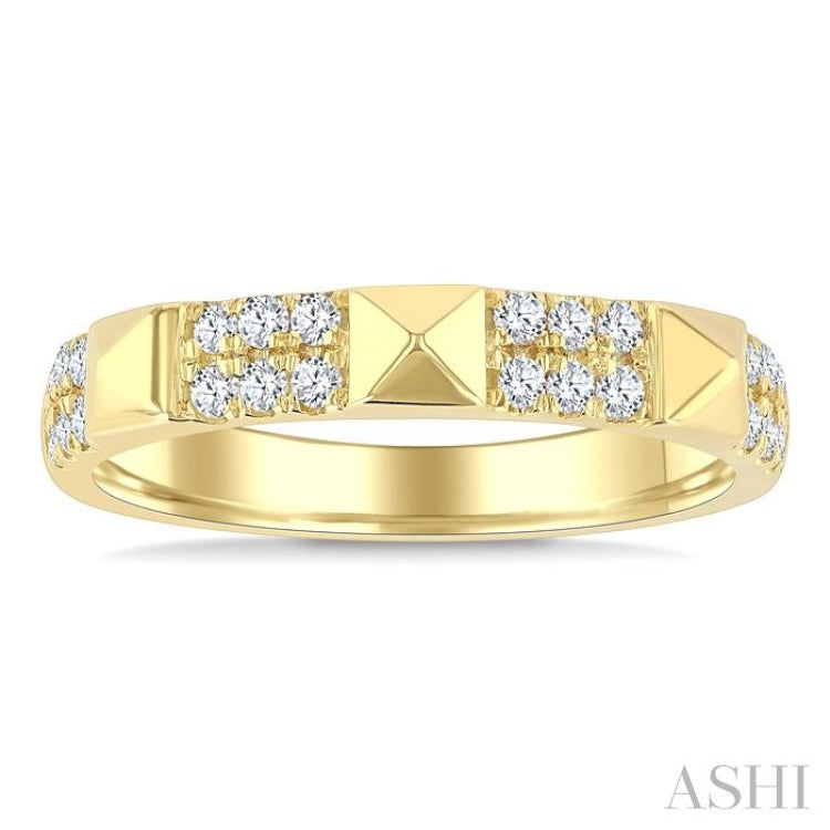 1/4 Ctw Pyramid Accent Round Cut Diamond Fashion Ring in 10K Yellow Gold