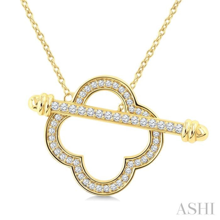 1/3 Ctw Clover Frame Round Cut Diamond Fashion Toggle Necklace in 10K Yellow Gold