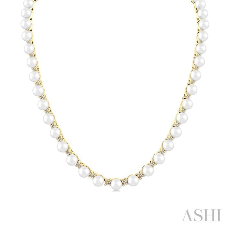 5 MM Cultured Pearl and 1 1/4 Ctw Round Cut Diamond Floral Fashion Necklace in 14K Yellow Gold