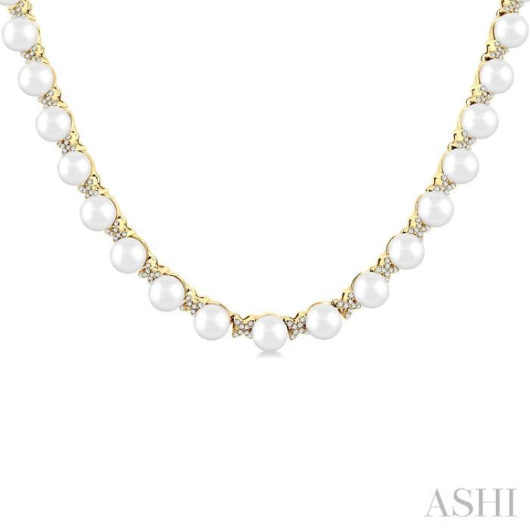 5 MM Cultured Pearl and 1 1/4 Ctw Round Cut Diamond Floral Fashion Necklace in 14K Yellow Gold