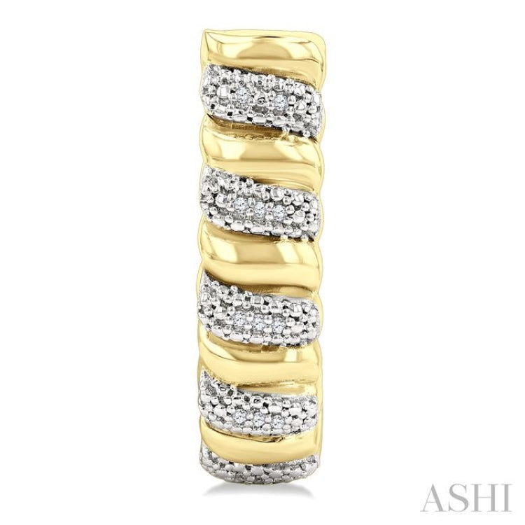 1/10 Ctw Bold Ribbed Swirl Round Cut Diamond Pirouette Fashion Half Hoop Earrings in Yellow Gold Vermeil