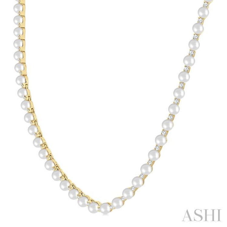 4 MM Cultured Pearl and 2 Ctw Round Cut Diamond Straightline Fashion Necklace in 14K Yellow Gold