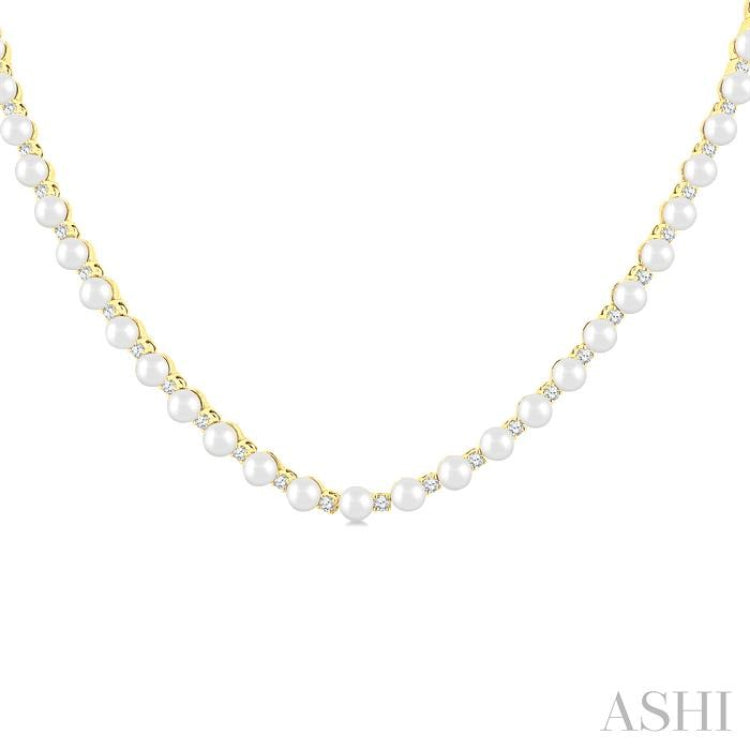 4 MM Cultured Pearl and 2 Ctw Round Cut Diamond Straightline Fashion Necklace in 14K Yellow Gold