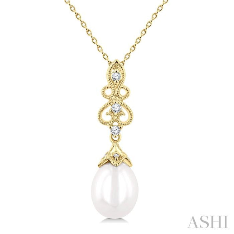 10X8 MM Cultured Pearl and 1/20 Ctw Round Cut Diamond Fashion Pendant With Chain in 10K Yellow Gold