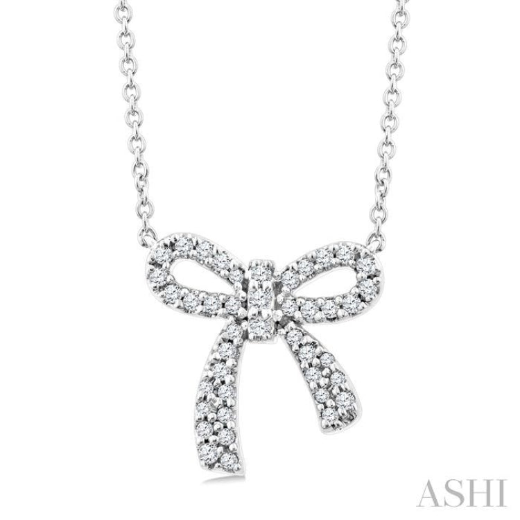 1/5 Ctw Bow Round Cut Diamond Petite Fashion Pendant With Chain in 10K White Gold